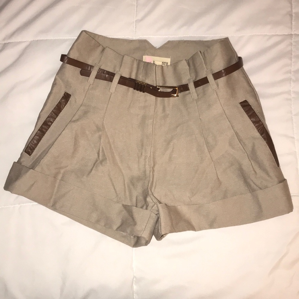 ⭐️ High Waisted Khaki Linen shorts